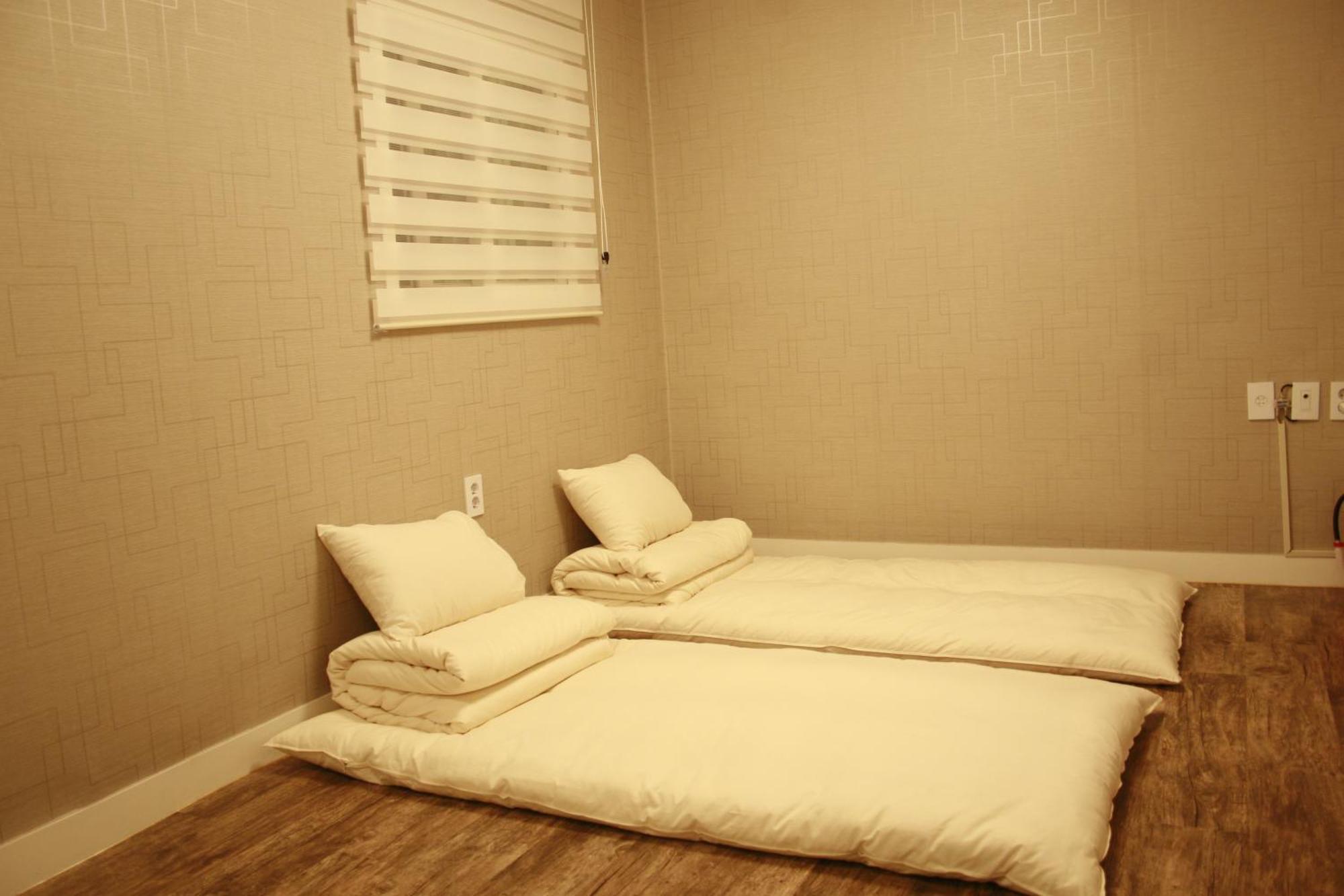 Crib 49 Guesthouse - Foreigner Only Seúl Habitación foto